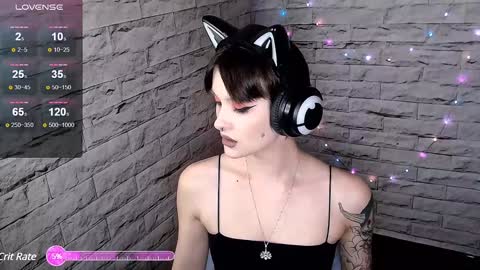 Snapshot of lauren_raquel chatting on December 8, 7:32 pm Eva online show from December 8, 7:32 pm