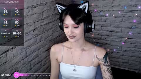 Snapshot of lauren_raquel chatting on December 10, 3:01 pm Eva online show from December 10, 3:01 pm