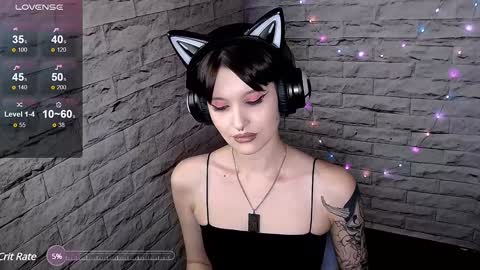 Snapshot of lauren_raquel chatting on December 14, 7:25 pm Eva online show from December 14, 7:25 pm