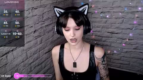 Snapshot of lauren_raquel chatting on December 15, 6:04 pm Eva online show from December 15, 6:04 pm