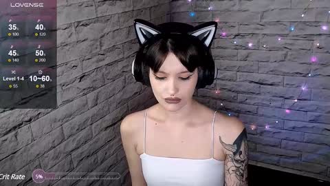 Snapshot of lauren_raquel chatting on December 19, 7:18 pm Eva online show from December 19, 7:18 pm