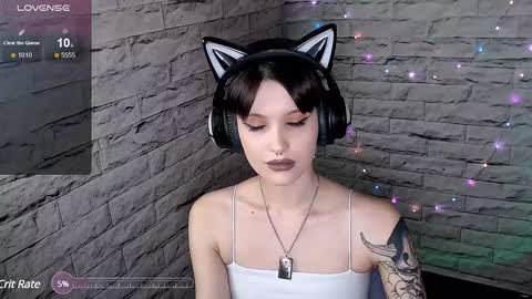 Snapshot of lauren_raquel chatting on December 28, 6:40 pm Eva online show from December 28, 6:40 pm