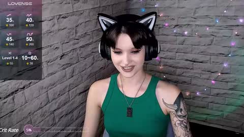 Snapshot of lauren_raquel chatting on January 9, 6:26 pm Eva online show from January 9, 6:26 pm