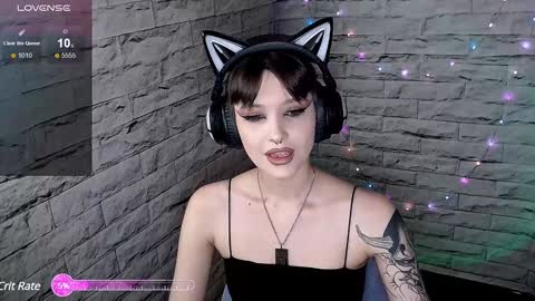 Snapshot of lauren_raquel chatting on January 22, 4:12 pm Eva online show from January 22, 4:12 pm