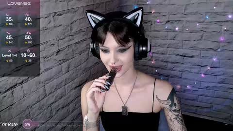 Snapshot of lauren_raquel chatting on January 25, 6:46 pm Eva online show from January 25, 6:46 pm