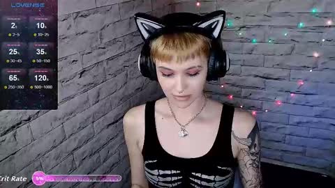 Snapshot of lauren_raquel chatting on September 9, 5:45 pm Eva online show from September 9, 5:45 pm