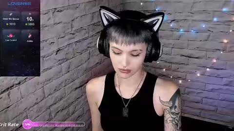 Snapshot of lauren_raquel chatting on September 13, 6:18 pm Eva online show from September 13, 6:18 pm