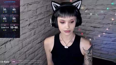 Snapshot of lauren_raquel chatting on September 21, 1:35 pm Eva online show from September 21, 1:35 pm