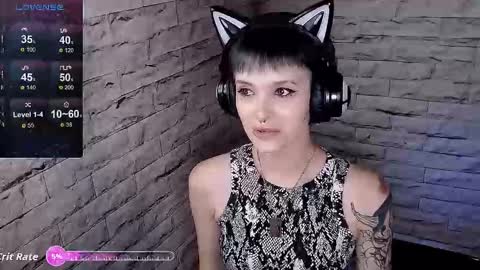 Snapshot of lauren_raquel chatting on September 22, 12:18 pm Eva online show from September 22, 12:18 pm