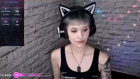 Snapshot of lauren_raquel chatting on October 5, 6:06 pm Eva online show from October 5, 6:06 pm