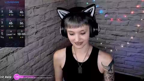 Snapshot of lauren_raquel chatting on October 6, 5:43 pm Eva online show from October 6, 5:43 pm