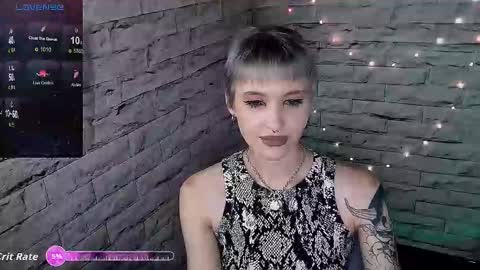 Snapshot of lauren_raquel chatting on October 15, 3:23 pm Eva online show from October 15, 3:23 pm