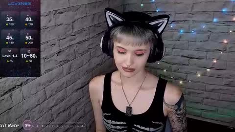 Snapshot of lauren_raquel chatting on October 18, 6:41 pm Eva online show from October 18, 6:41 pm