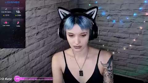 Snapshot of lauren_raquel chatting on November 23, 1:33 pm Eva online show from November 23, 1:33 pm