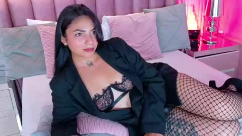Snapshot of laurenbecker_ chatting on May 14, 10:49 pm Lauren online show from May 14, 10:49 pm