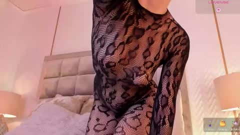    online show from October 31, 4:02 am