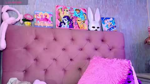 Laurene online show from January 10, 3:30 am