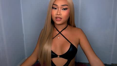 Snapshot of laurenfox16 chatting on October 12, 5:23 pm chloe3 online show from October 12, 5:23 pm