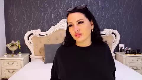 Snapshot of laurenjenssen chatting on October 5, 6:01 am Laura online show from October 5, 6:01 am