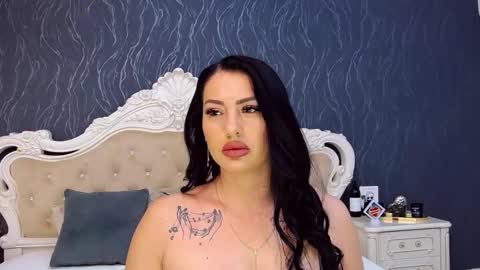 Laura online show from November 30, 9:02 am