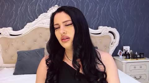 Laura online show from March 28, 2:27 pm