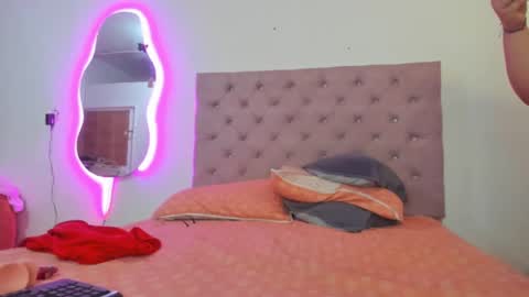 laurenlaine online show from March 9, 7:37 pm