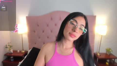laurenn_smitth online show from March 10, 12:37 pm