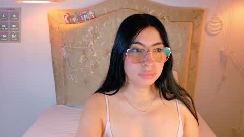 laurenn_smitth online show from December 17, 12:33 pm