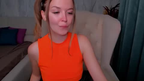 laurennhill online show from September 29, 12:16 am