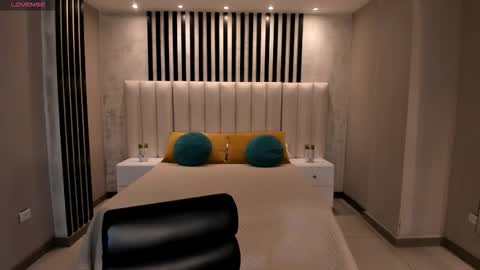 Lau  online show from December 21, 11:23 pm