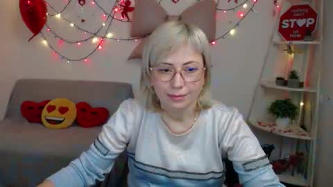 Lauren online show from February 10, 7:40 pm