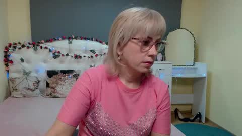 Lauren online show from March 16, 6:17 am