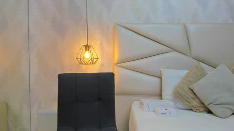 Snapshot of laurettedela_roux chatting on November 10, 12:59 pm Laurent online show from November 10, 12:59 pm