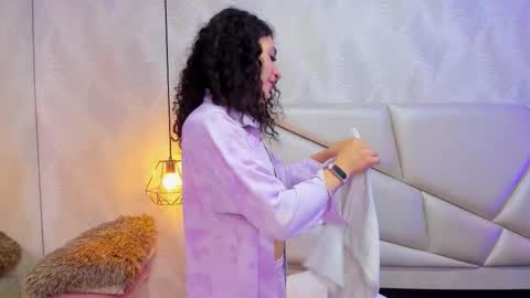 Snapshot of laurettedela_roux chatting on December 3, 10:57 am Laurent online show from December 3, 10:57 am