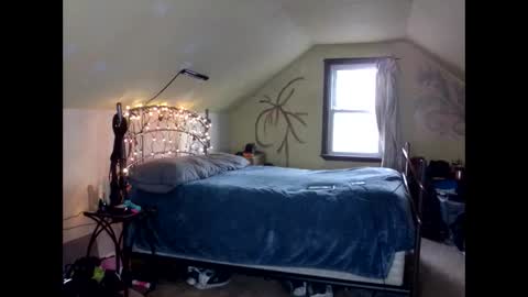 Snapshot of laureybabe44 chatting on January 15, 8:16 pm Lauren online show from January 15, 8:16 pm