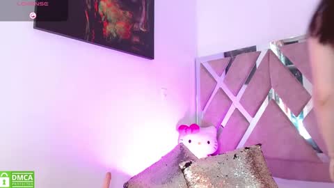 Snapshot of laurymoons chatting on September 25, 8:23 pm LauryMoons online show from September 25, 8:23 pm