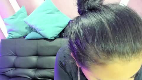  LaurynJeffers  online show from April 16, 1:28 am