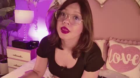 luu online show from March 22, 3:26 pm