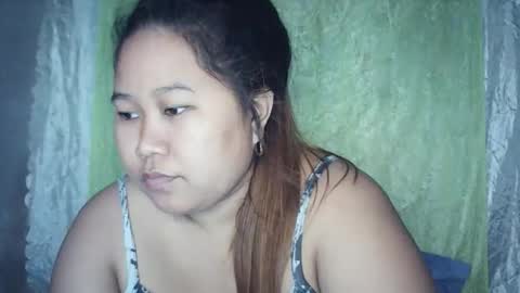 Snapshot of lavalyn214 chatting on December 14, 2:44 pm lavalyn214 online show from December 14, 2:44 pm