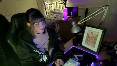 Lavenderrzz online show from November 27, 1:13 pm