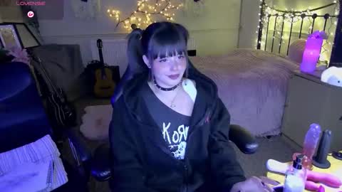 Lavenderrzz online show from February 20, 3:23 pm