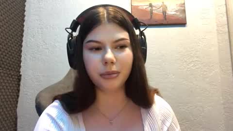 Snapshot of laveniaabadi chatting on February 9, 3:27 pm Leela online show from February 9, 3:27 pm