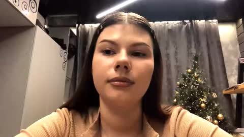 Snapshot of laveniaabadi chatting on February 11, 4:23 pm Leela online show from February 11, 4:23 pm