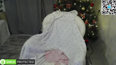 Mia online show from December 4, 3:26 am