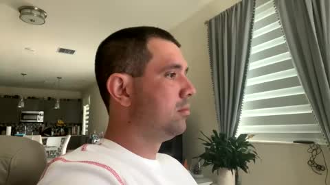 Snapshot of law_cambio chatting on December 9, 8:23 pm law_cambio online show from December 9, 8:23 pm