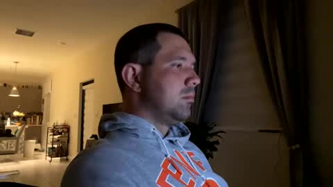 Snapshot of law_cambio chatting on December 12, 9:51 am law_cambio online show from December 12, 9:51 am