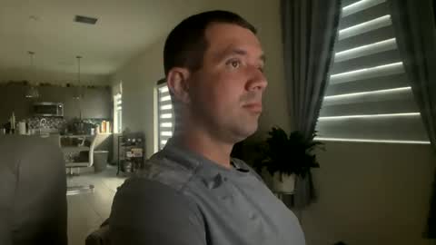 Snapshot of law_cambio chatting on December 12, 9:37 pm law_cambio online show from December 12, 9:37 pm