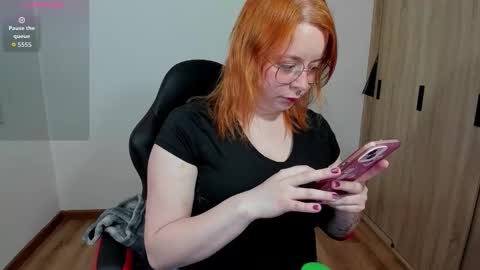 laylaah online show from January 8, 9:06 pm