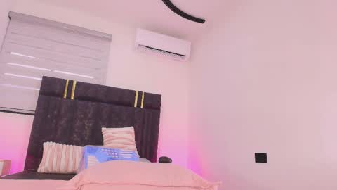 Lay Madison  online show from December 14, 7:29 pm