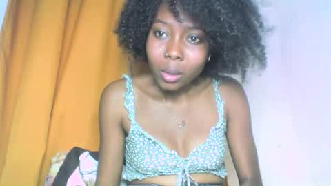 layannek online show from October 3, 9:56 pm